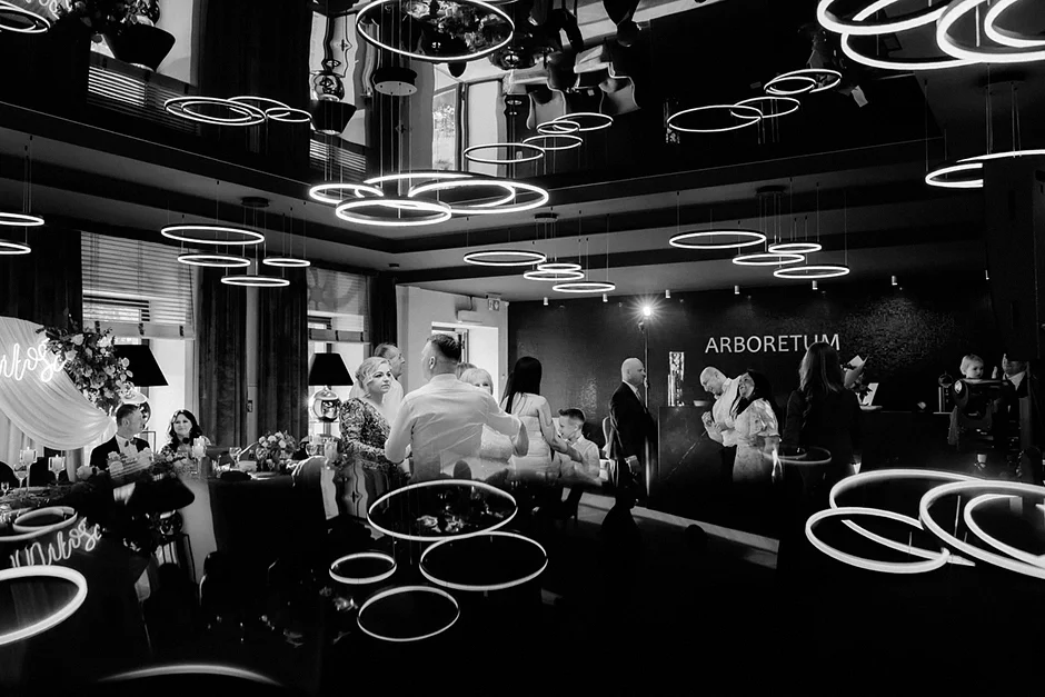 Film ślubny, zdjęcia ślubne, dj na wesele, zespół wesele, sala weselna, ślub plenerowy, ślub cywilny, sesja ślubna, dobry fotograf, polecany fotograf, sesja nocna, zdjęcia z ślubu, sala weselna małopolskie, Restauracja Arboretum