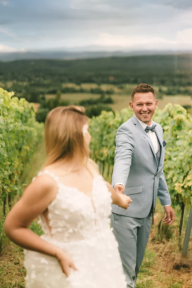 Plener ślubny w Winnicy, Ślub kościelny w plenerze, Winnica Jura, sala weselna, kamerzysta, fotograf, Kraków