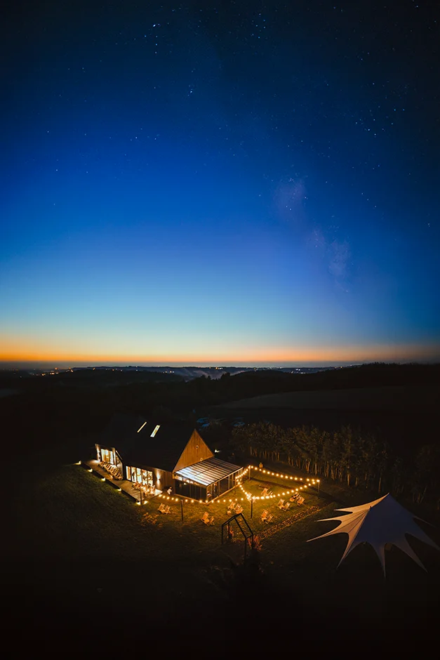 Plener ślubny w Winnicy, Ślub kościelny w plenerze, Winnica Jura, sala weselna, kamerzysta, fotograf, Kraków