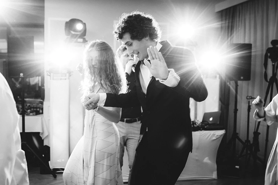 Fotograf Kraków, fotograf ślubny Kraków, fotograf na wesele w Krakowie, sala weselna Kraków, sala weselna Romantica, sala weselna małopolskie, ślub w kościele, twojdzien.com, dj na wesele Kraków, zespół na wesele Kraków, sala weselna śląsk, polsko-amerykańskie wesele, wesele Brzoskwinia Ogród, wesele w Krakowie, ranking sal weselnych Krakowa