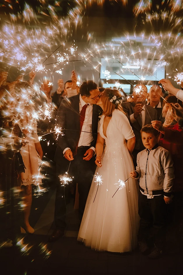 Nova Stodoła Kłomonice, Piotr Dziker, dj Częstochowa, fotograf Częstochowa, sala weselna Częstochowa, sala weselna śląsk, Sala Camilla Częstochowa, Lea sala weselna, Gracja dom weselny, Casablanca Częstochowa, Fleszka Studio, Foto na Czerwonym, Sfotografowani, Paweł Stec fotograf, fotograf Szymon Olma, fotograf na ślub, animacja na ślub Częstochowa