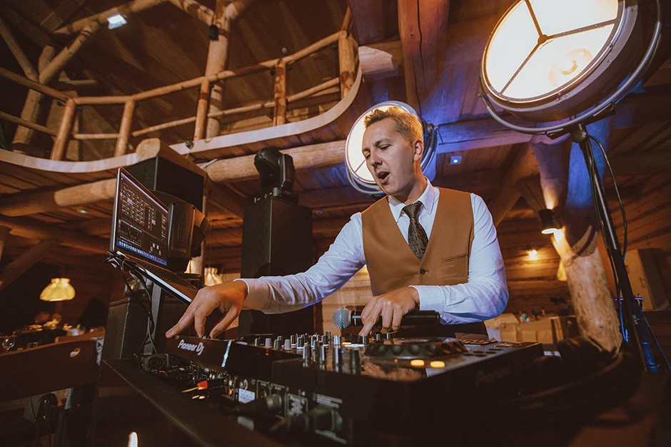 Kaplica Świętego Jana Nepomucena, Gościniec Nałęże, fotograf Jaworze, Dj. Karkut, fotograf śląsk, fotograf Gliwice, fotograf Bielsko-Biała, ślub Jaworze, sala weselna śląsk, fotograf Żory, Kaplica Świętego Jana Nepomucena, Gościniec Nałęże, fotograf Jaworze, Dj. Karkut, fotograf śląsk, fotograf Gliwice, fotograf Bielsko-Biała, Gościniec Szumny, Koralowa Sala Bankietowa, Dom Weselny Radosna, Sala Weselna Romeo i Julia, Kamil Szmidla, Mariusz Muzyk