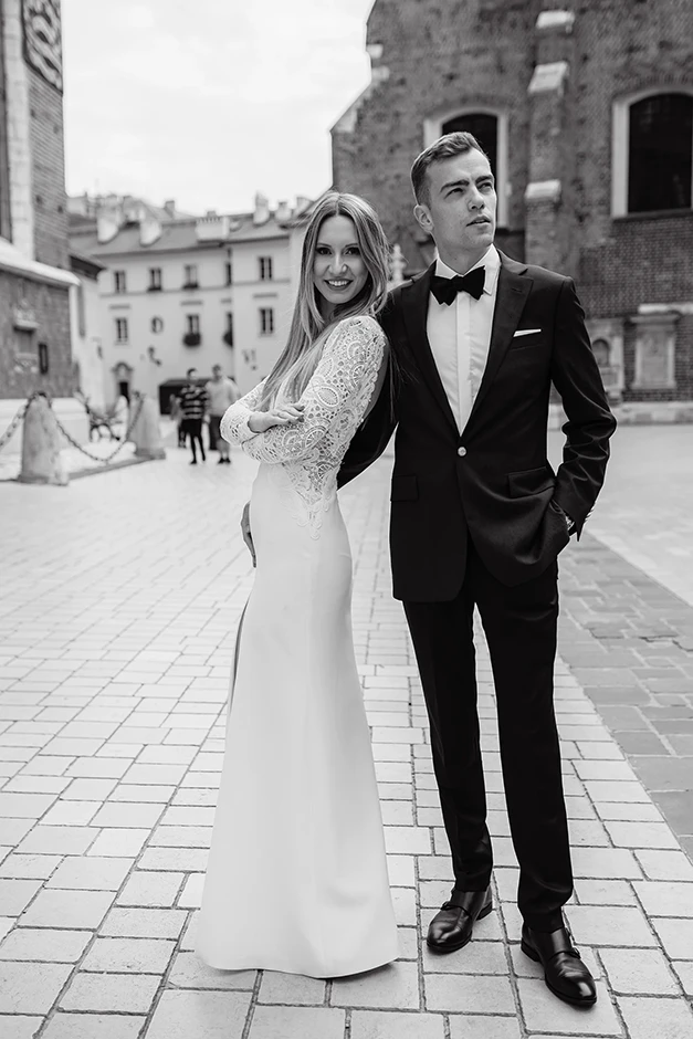 Sesja ślubna w Krakowie, pomysł na sesję ślubną, fotograf ślubny Kraków, wesele Kraków, Brzoskwinia Ogród, fotograf na ślub małopolskie