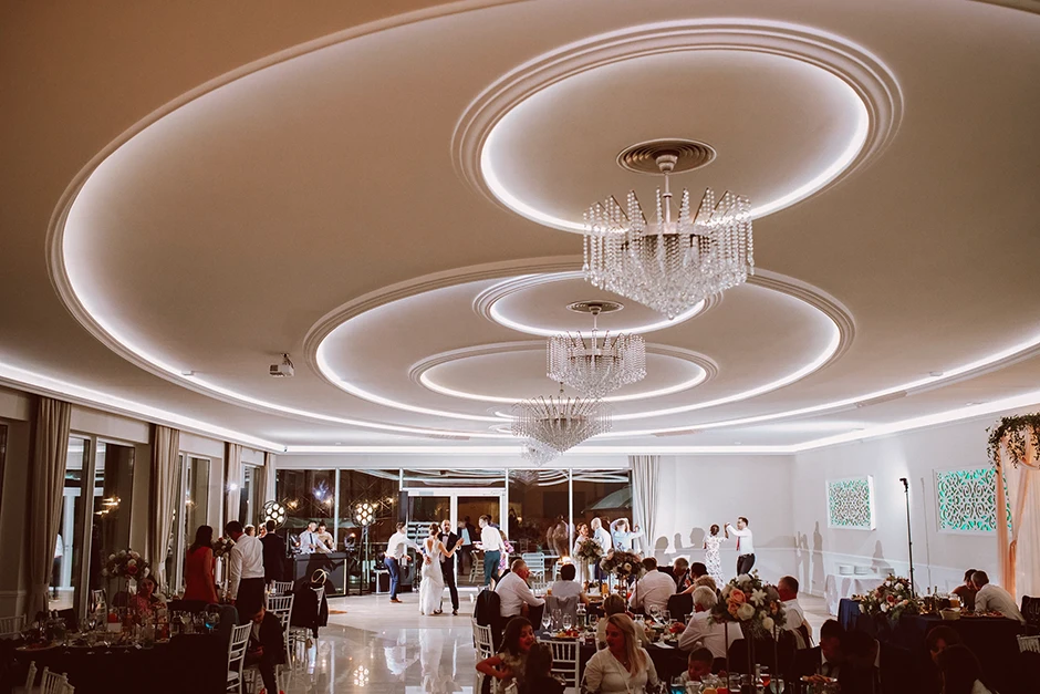 Apartamenty Parkowe Szczyrk, Biała Róża Szczyrk, dj Krzysztof Dominik, Sale Weselne Romeo i Julia, Sale Weselne Romeo & Julia, Sala weselna Pod Skrzycznem Szczyrk, Sala weselna Pod Skrzycznem, wesele Hotel Klimczok, wesele Hotel Alpin, Dark Wolf Fotografia, Fotograf ślubny Szczyrk, Fotograf Sandra Szuta, Iza Gamańska Fotografia, fotograf Wisła, fotograf ślubny Bielsko, fotograf Ustroń, fotograf Jastrzębie, sala weselna Szczyrk, sala weselna Bielsko