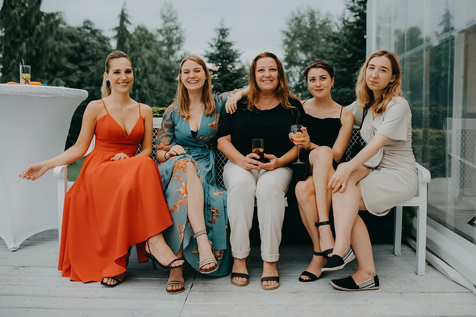 Ślub w plenerze Kraków, ślub humanistyczny Kraków, fotograf ślubny Kraków, wesele Ogród Brzoskwinia, sala weselna małopolskie, plener ślubny Morskie Oko, plener ślubny w górach, Crystal Palace, Sala Weselna Tiffany,  Pałac Goetz, Pałac pod Baranami, Dwór Sieraków, Stara zajezdnia Kraków, Cztery Kadry, Malachite Meadow, Marcin Orzolek
