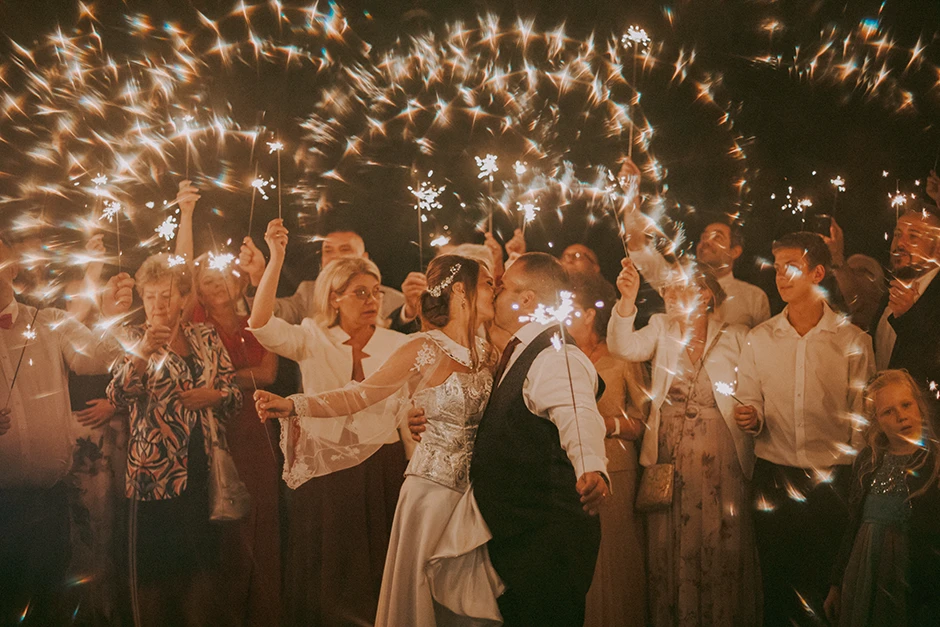 Sala weselna Kraków, fotograf Kraków, kamerzysta Kraków, dj Kraków, zespół wesele Kraków, atrakcje na wesele Kraków, fotograf ślubny Kraków