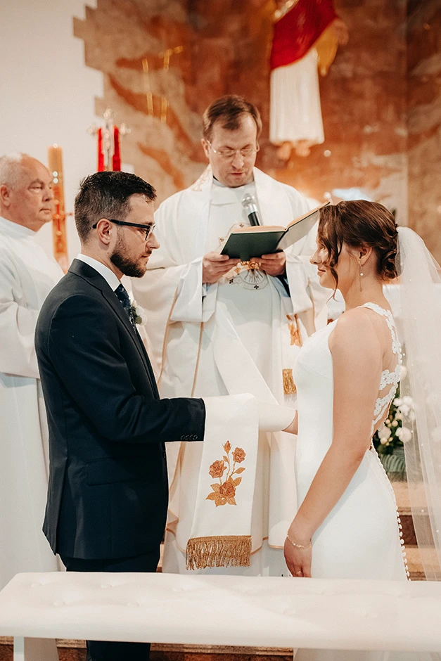 Fotograf Częstochowa, Sala weselna Rezydencja, Sala weselna Częstochowa, Dj Częstochowa, kamerzysta Częstochowa, zespół weselny Częstochowa, suknia ślubna Częstochowa, Rezydencja w Białej 