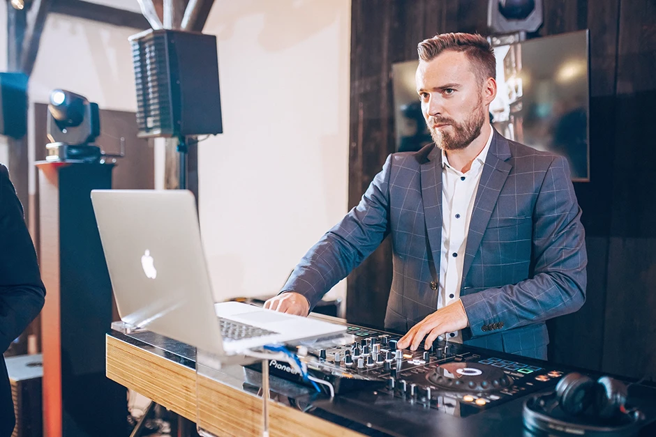 Sala weselna śląsk, Wesele Taaka Ryba,  Bazylika Matki Bożej Pokornej Rudy, Focus Group dj, dj śląsk, zespół na wesele śląsk, fotograf ślubny Katowice, fotograf Żory, fotograf Rybnik, fotograf Katowice, Biały Dom wesele, wesele Dom Przyjęć Iwona, wesele Montenegro Żory, wesele Aura Rybnik, wesele Premium Radlin, wesele Stara Palmiarnia, wesele Arkadia Radlin, fotograf Kastudio, fotograf foto Jedynak, foto Hojdys, fotograf Radosław Sobik, fotograf ślubny Pszczyna, fotograf ślubny Knurów