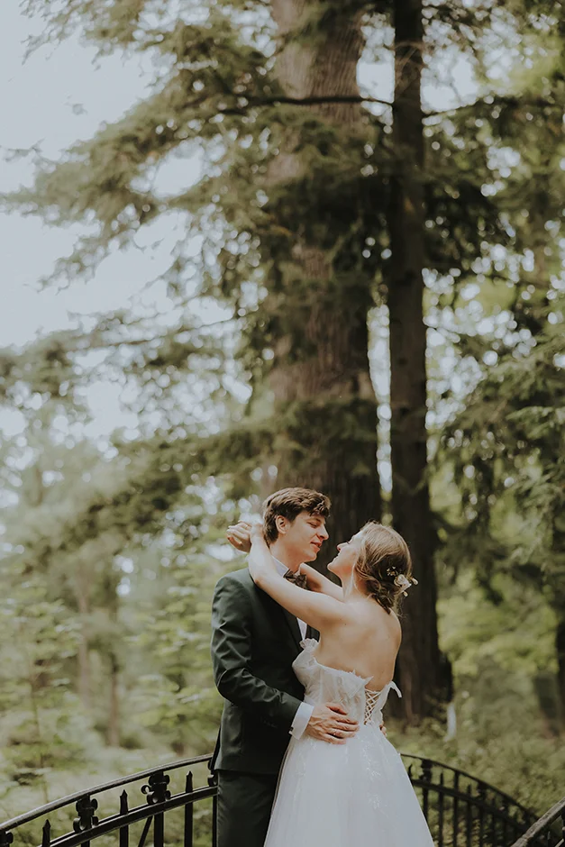 Sesja poślubna w parku