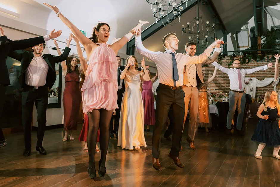 Dworek Kociołek, sala weselna małopolskie, sala weselna Myslenice, sala weselna Kraków, fotograf Kraków, fotograf ślubny, kamerzysta ślubny dj na wesele Kraków, sala weselna. zdjęcia analogiem na weselu, kamera vhs