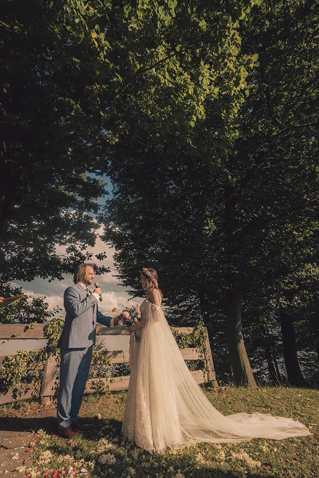 Ślub plenerowy z widokiem na jezioro śląsk, fotograf i kamerzysta