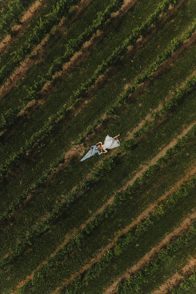 Plener ślubny w Winnicy, Ślub kościelny w plenerze, Winnica Jura, sala weselna, kamerzysta, fotograf, Kraków
