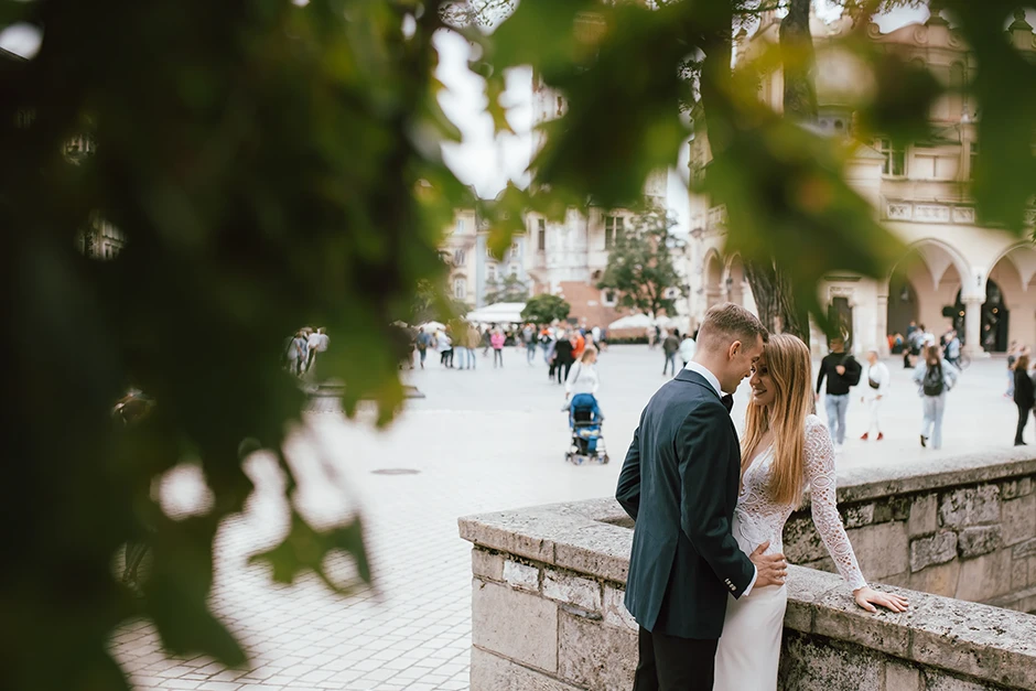 Sesja ślubna w Krakowie, pomysł na sesję ślubną, fotograf ślubny Kraków, wesele Kraków, Brzoskwinia Ogród, fotograf na ślub małopolskie