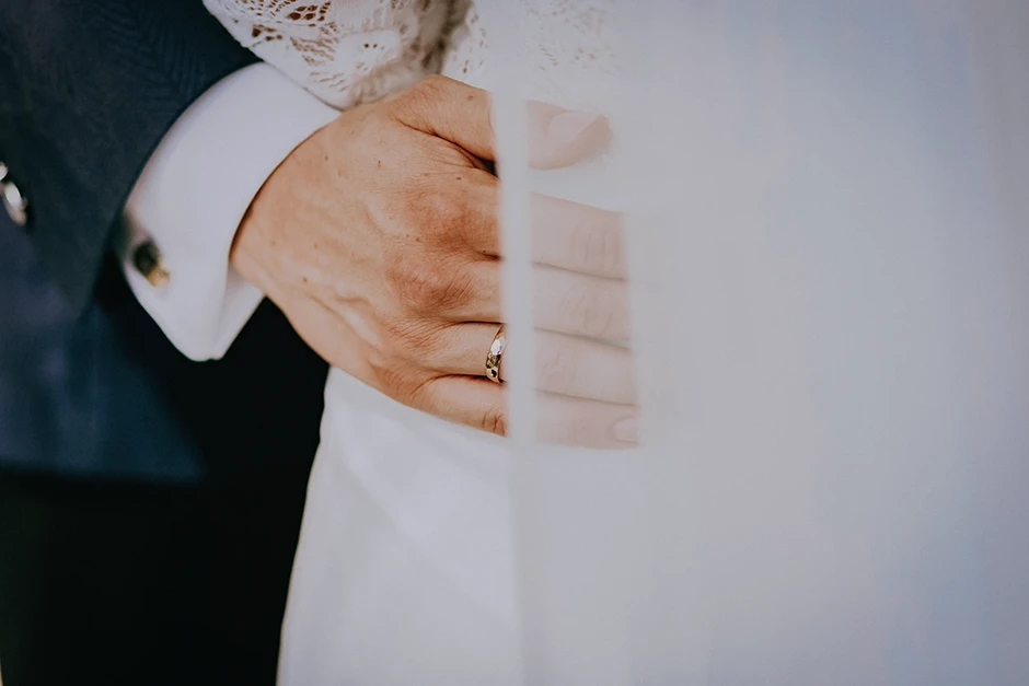 Ślub w plenerze Kraków, ślub humanistyczny Kraków, fotograf ślubny Kraków, wesele Ogród Brzoskwinia, sala weselna małopolskie, plener ślubny Morskie Oko, plener ślubny w górach, Crystal Palace, Sala Weselna Tiffany,  Pałac Goetz, Pałac pod Baranami, Dwór Sieraków, Stara zajezdnia Kraków, Cztery Kadry, Malachite Meadow, Marcin Orzolek