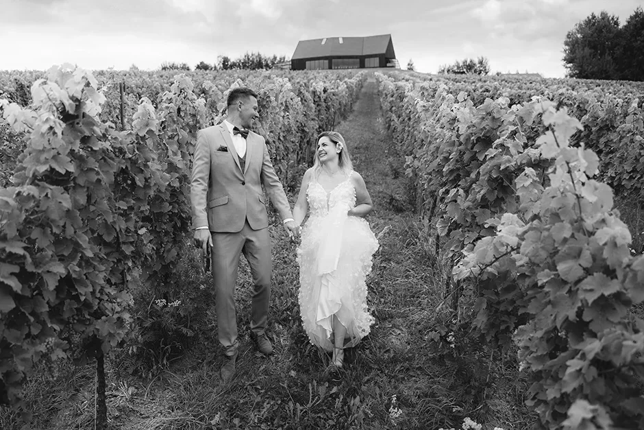 Plener ślubny w Winnicy, Ślub kościelny w plenerze, Winnica Jura, sala weselna, kamerzysta, fotograf, Kraków