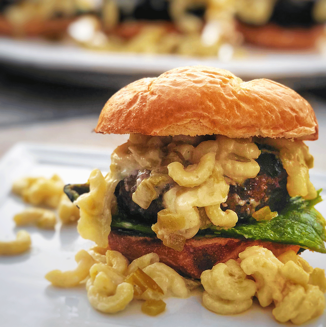 BroilMaster Grills: Green Chile Mac n Cheese Burgers!