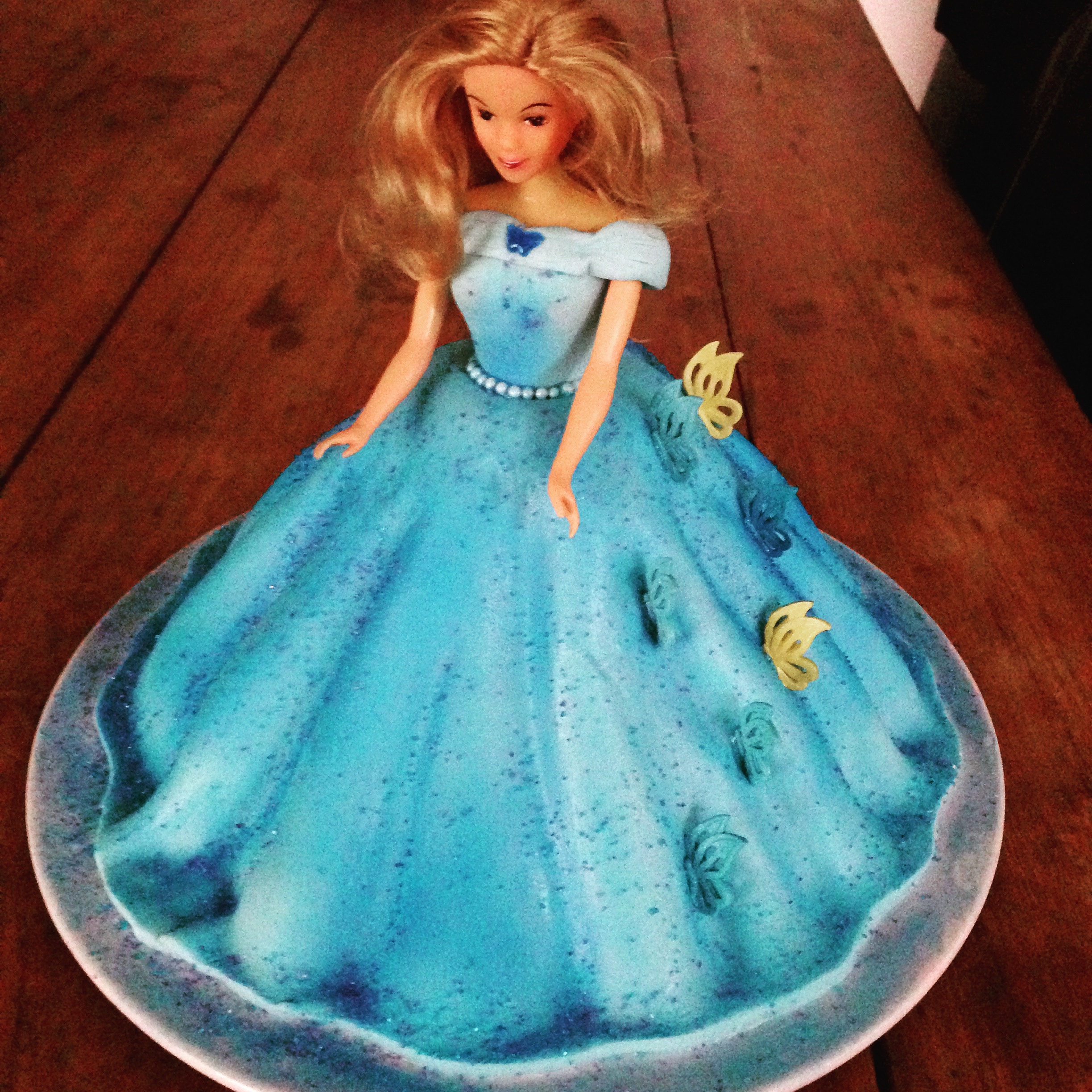 CINDERELLA DOLL CAKE