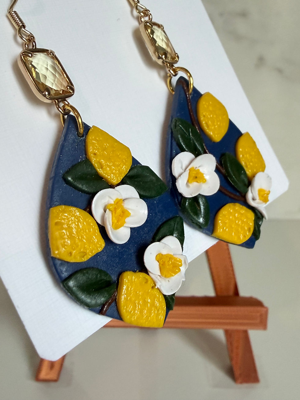 Thumbnail: Lemons and flowers 