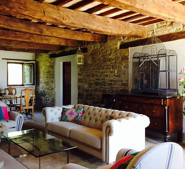 Interni del casale restaurato
