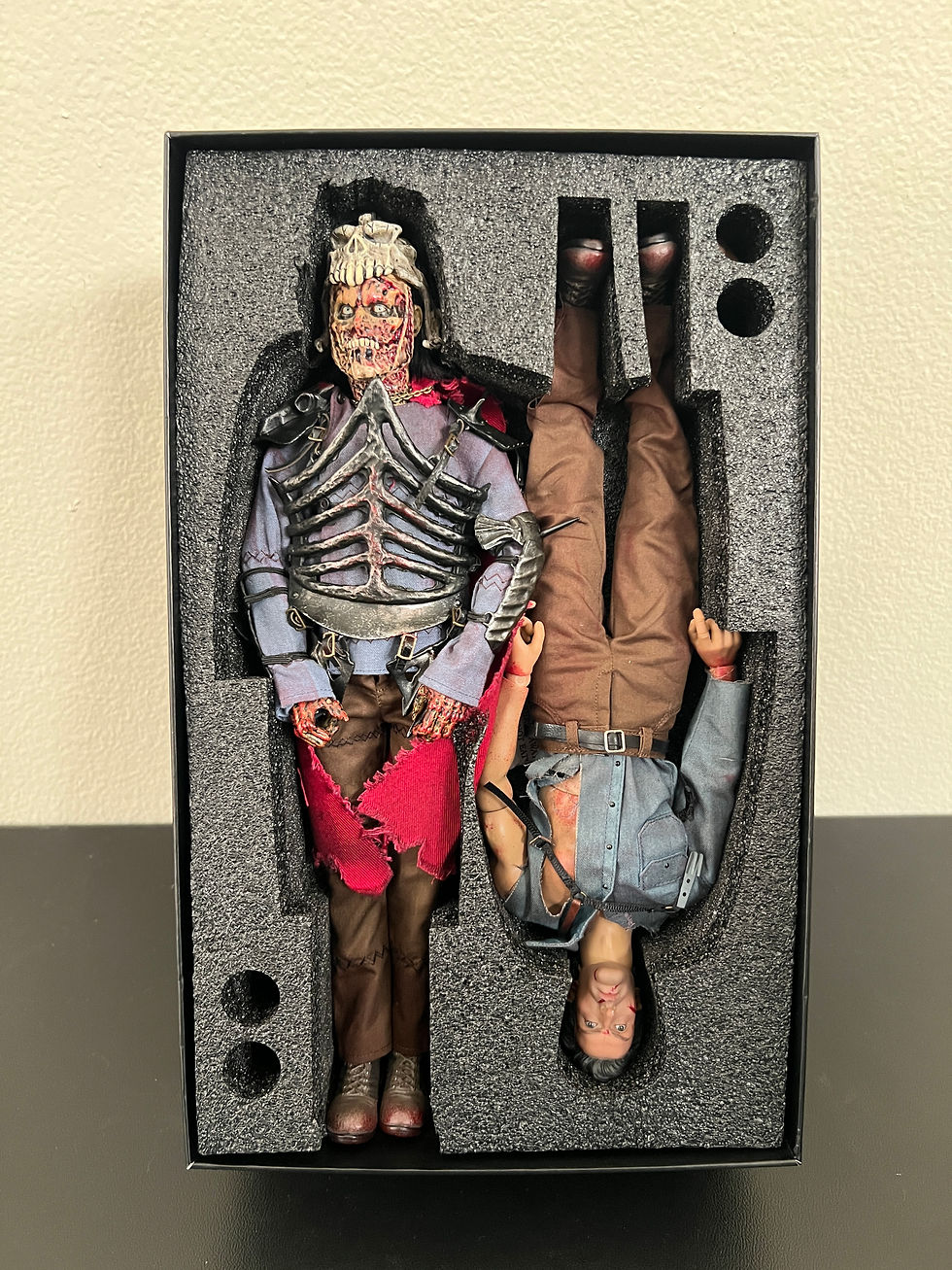 Thumbnail: 1/6 Ash VS Evil Dead 2 Figure Set by BIGDOG STUDIO (Army Of Darkness Set)