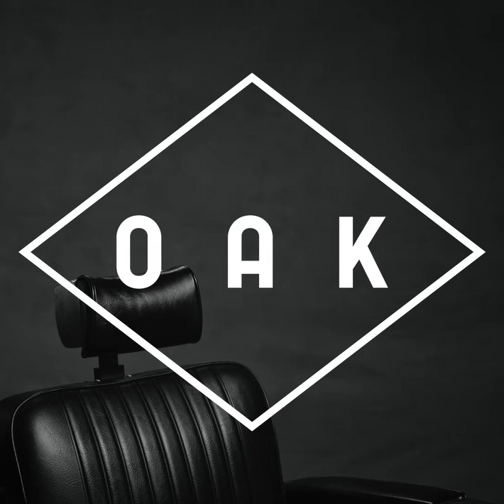 Ein Produktfilm von „OAK“, der die Rasur und Pflege des Bartes eines Mannes in einem Barbershop im Studio-Setting zeigt. Gefilmt wurde der Produktfilm in einem Studio mit Schwarz-Weiß-Aufnahmen, mit Fokus auf Details, Handgriffe und die Anwendung des „OAK After Shave Tonics“ als abschließenden Schritt. Der Produktfilm wird mit atmosphärischer Musik und Sounddesign untermalt. Die OAK Berlin GmbH ist eine Kundin von Urknall Berlin. 