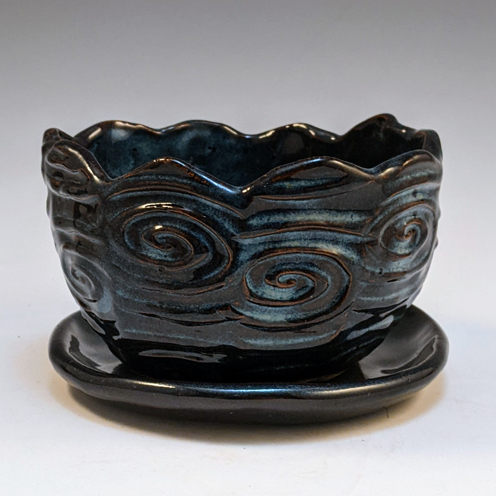 Blue swirl planting pot