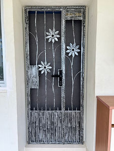 wrought iron gate with singgate digital lock