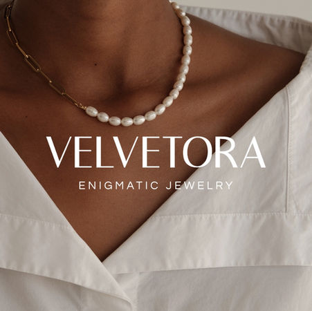 Velvetora - marque de bijoux premium créé par Core Design Studio