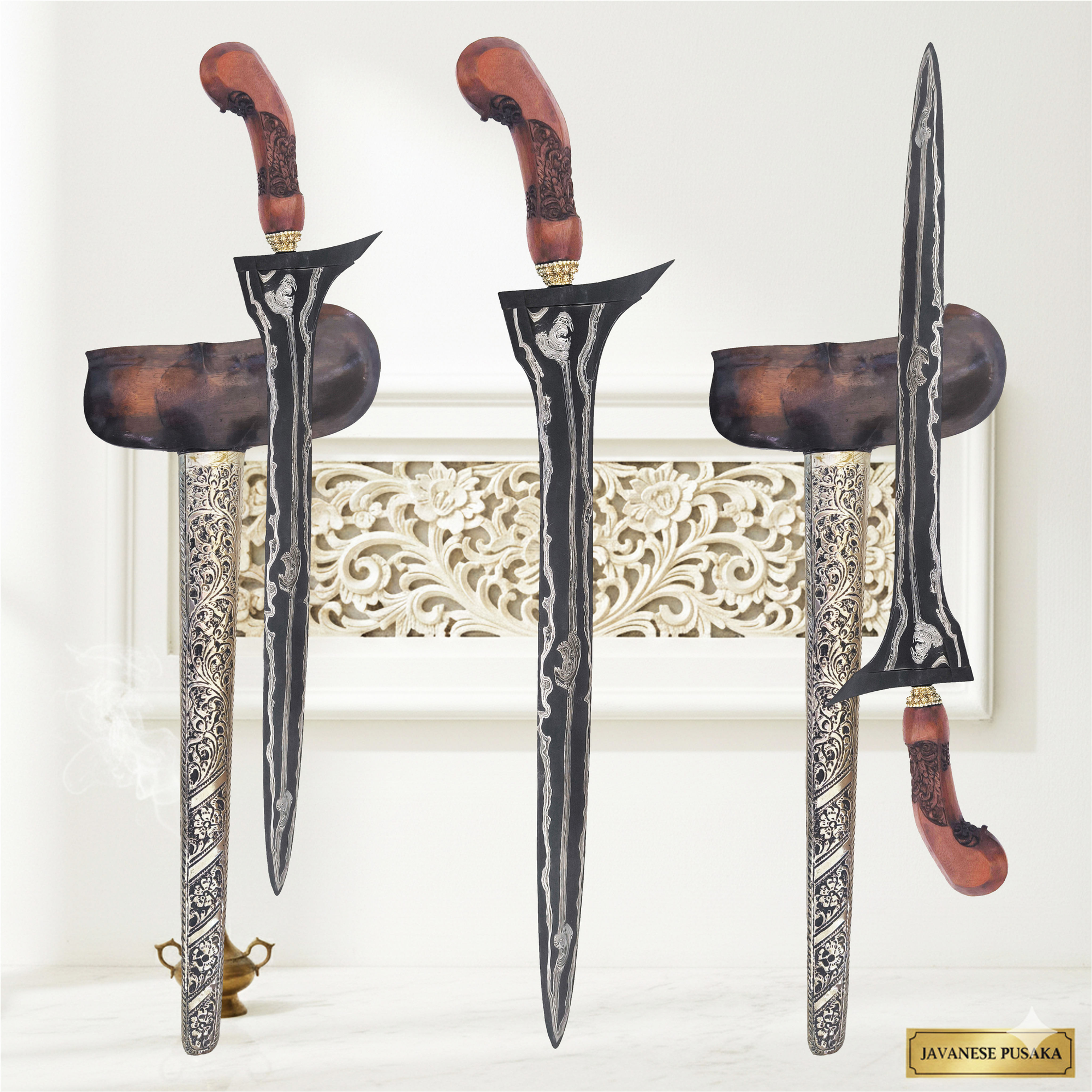 Kamardikan-era Tilam Upih keris kris blade featuring rare Dwi Warna pamor with Kul Buntet and Tejo Kinurung.