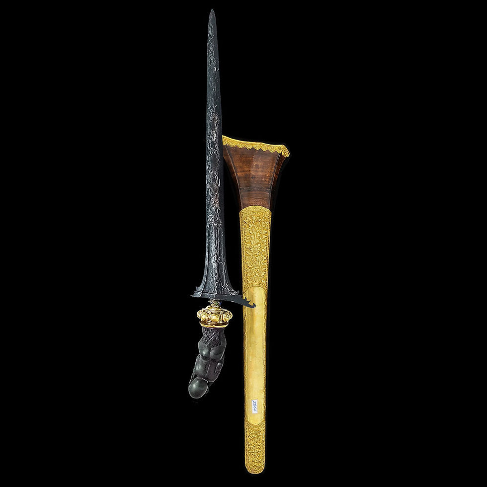 Thumbnail: Rare, antique Lombok Keris Pedang - Pendok set with rubies - Ngulit