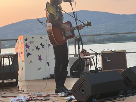 Di tramonti e di aliena umanità: Lucio Corsi al Moon in June - Live Report