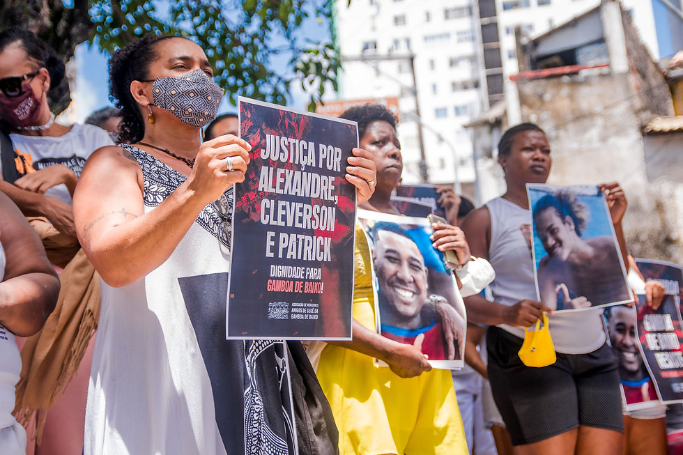 Comunidade da Gamboa em manifestação por justiça pela Chacina que tirou a vida de Alexandre, Cléverson e Patrick. Foto: Musse.