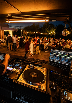 Fête de village en Lauragais avec caravane DJ mobile et écran LED 4K