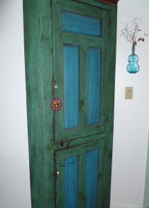 door with mona lisa