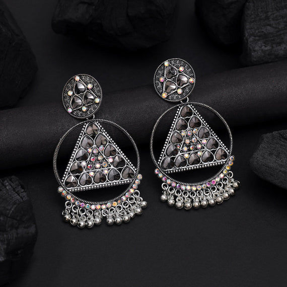 Elegant silver earrings with triangle design