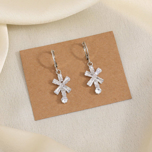 Silver snowflake earrings, fashionable and stylish