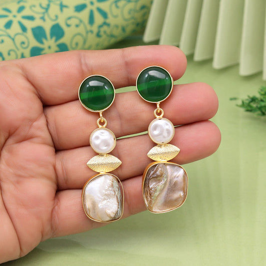 Elegant green and pearl earrings