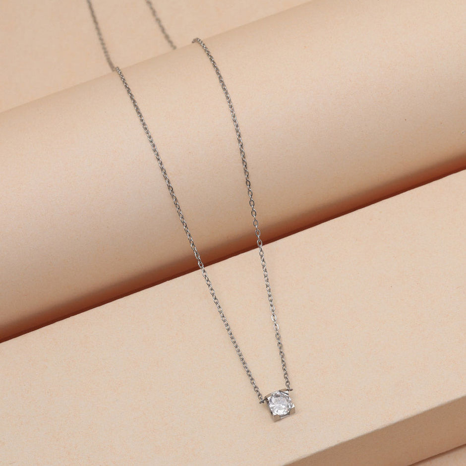 Thumbnail: Elegant silver necklace with solitaire pendant