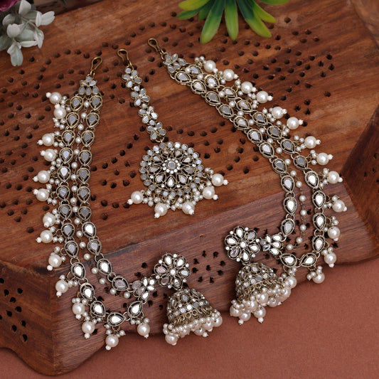 Silver and pearl necklace set
