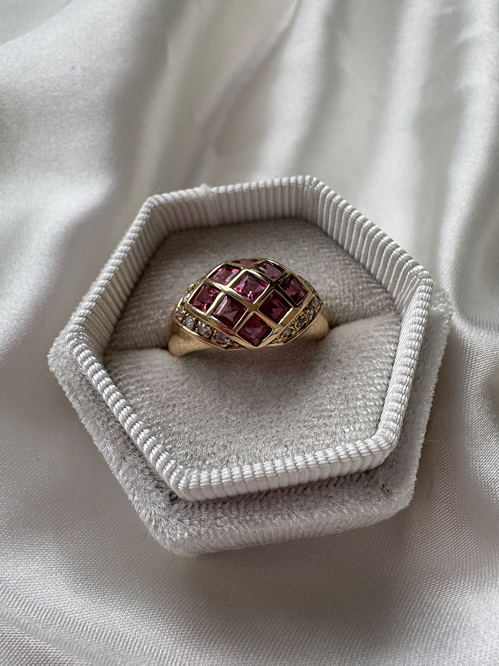 Thumbnail: Vintage Bombé Ring