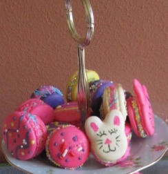 Easter macarons (easter egg)