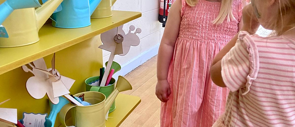 watering-cans-themed-party-favours.jpg
