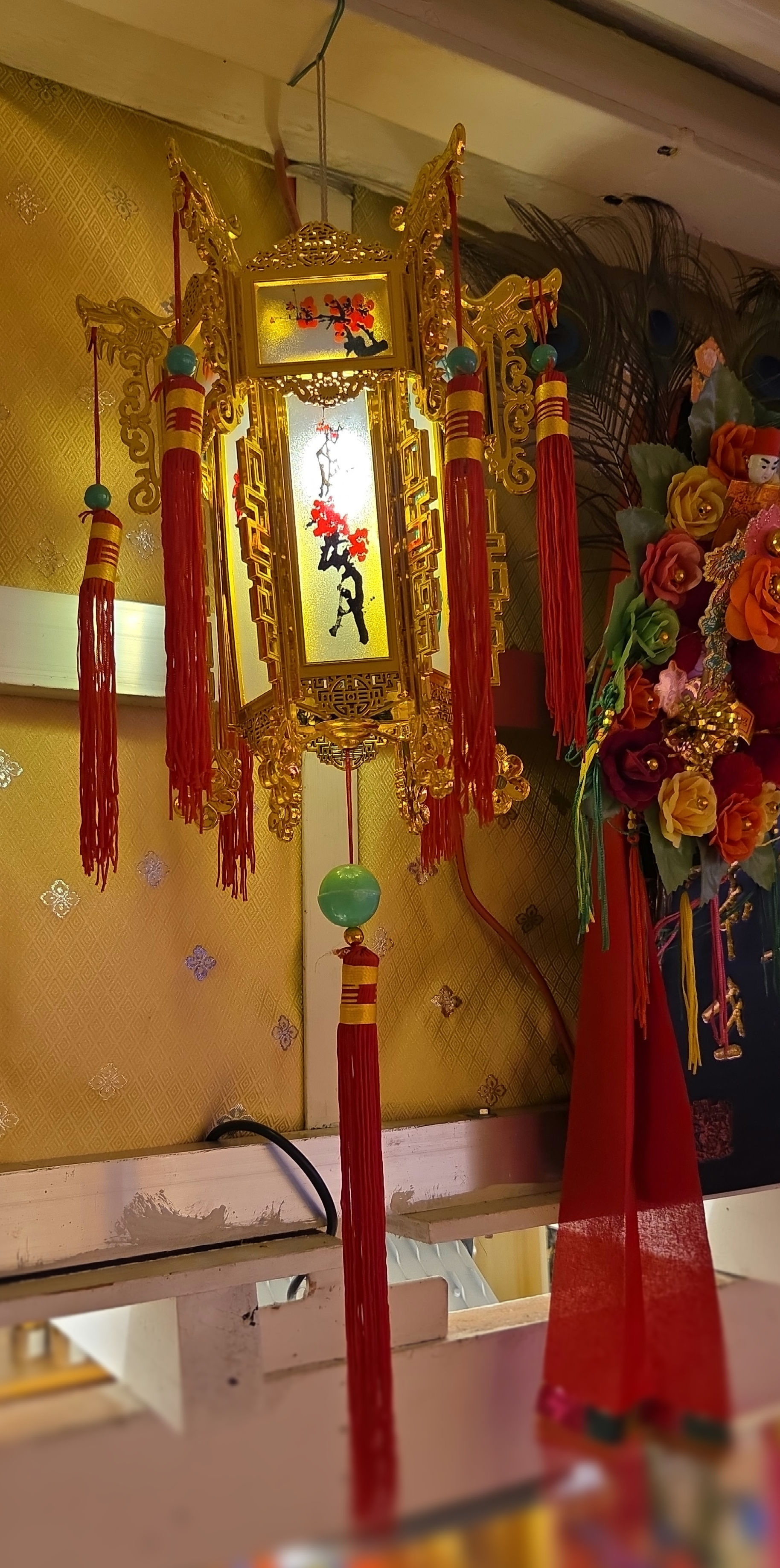 十寸宮燈一隻 10Inch Traditional Palace Lantern

