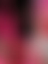 Rojo y rosa reinventados: Los colores del amor en alta costura y street style