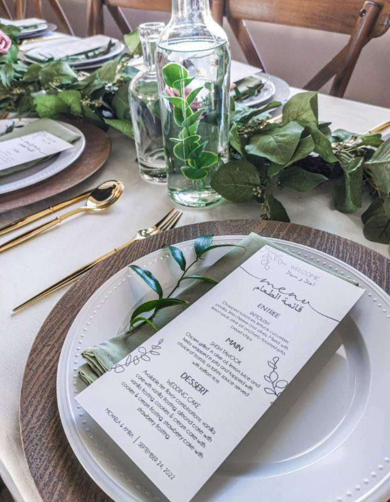 Wood esthetic chargers 