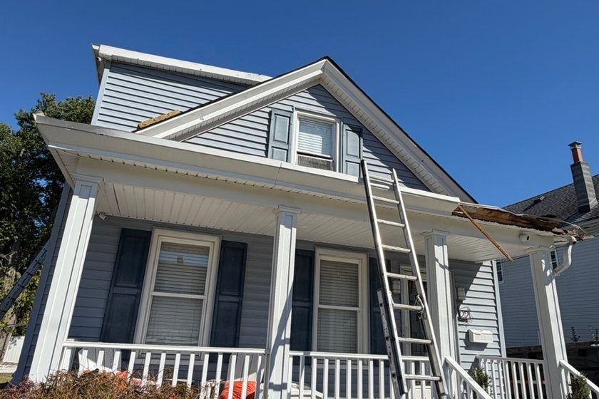 Four Seasons Roofing and Construction crew on a shingle roof in Wayne NJ