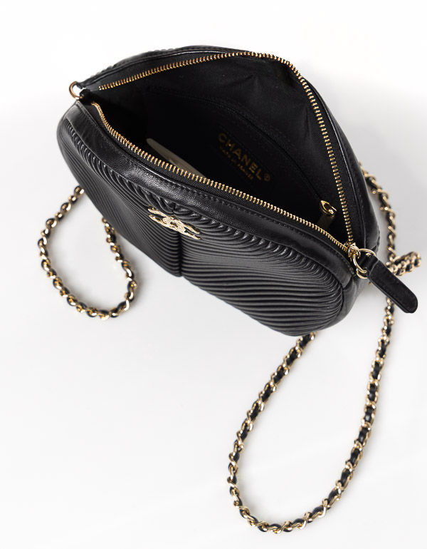 Sličica: CHANEL OVAL PLATED CAMERA BAG