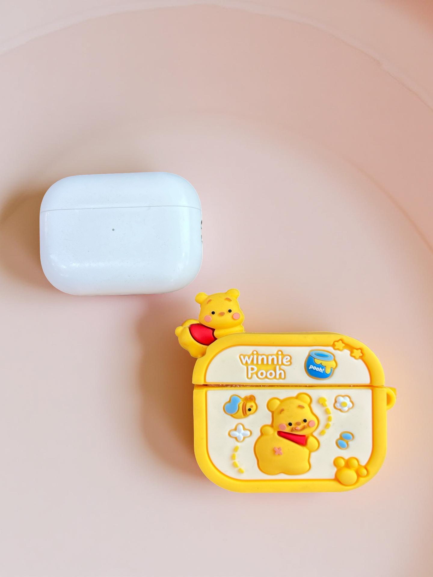 WINNIE POOH AIRPODS CASE