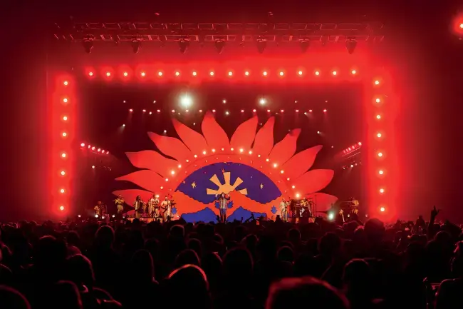 Palco da turnê "80 Girassóis" (créditos: reprodução/Veja SP)