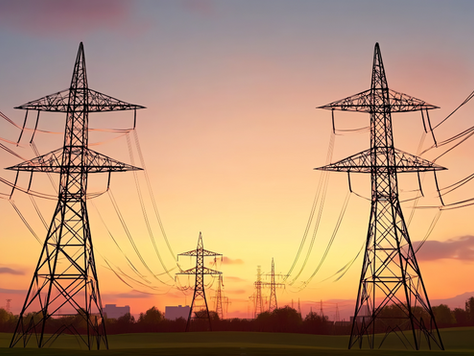 Linhas de transmissão de energia elétrica ao pôr do sol, simbolizando o setor elétrico e a abertura do Mercado Livre de Energia no Brasil.